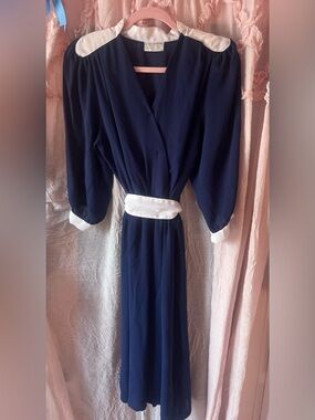 Vintage Mr George Classic 70/80s Dress with Tie for waist - Navy Blue and White